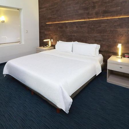 Holiday Inn Express San Luis Potosi By Ihg Exterior photo